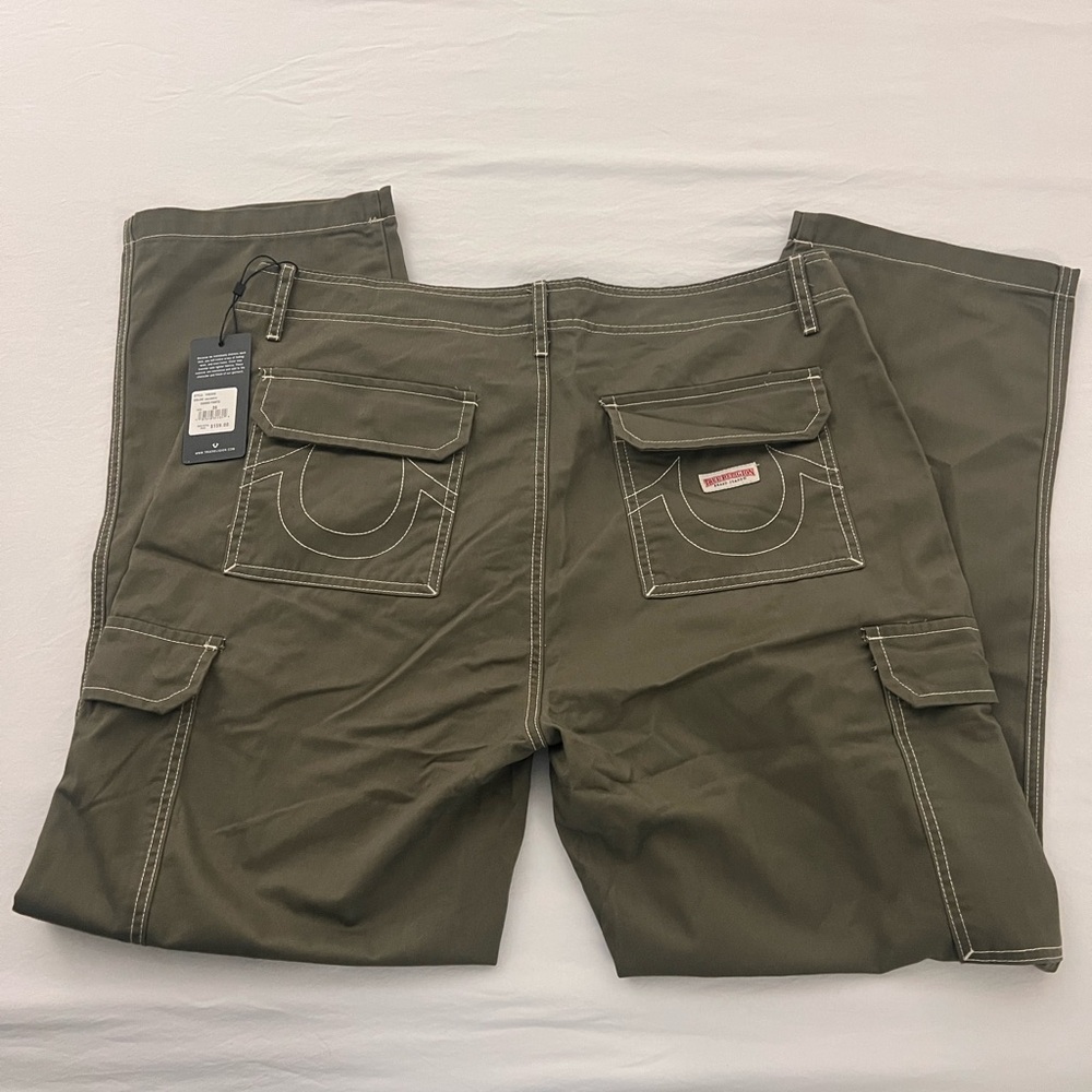 Brand New True Religion Cargo Pants. Kalamata in Color style 108335